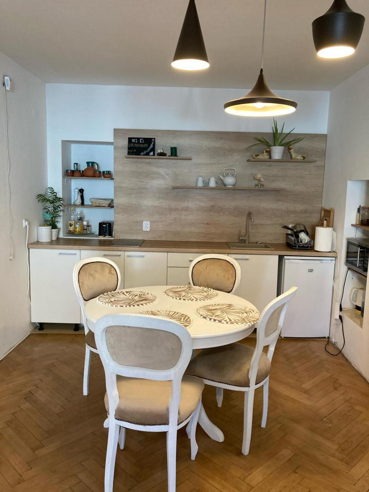 Valentina'S Apartment In City Center Braşov Eksteriør billede