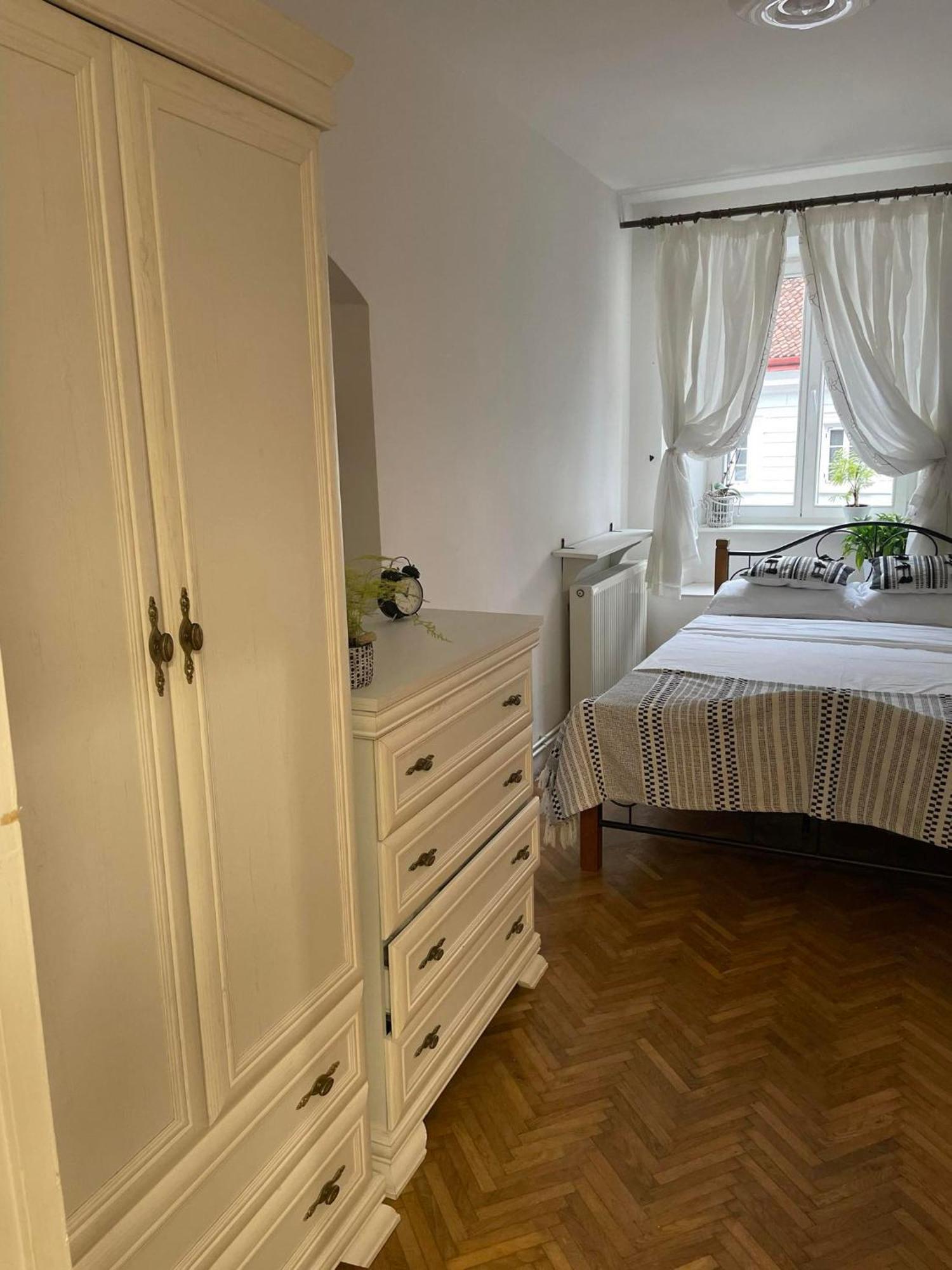 Valentina'S Apartment In City Center Braşov Eksteriør billede